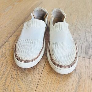 Ugg Women’s White and Brown Slip-On Sneakers
